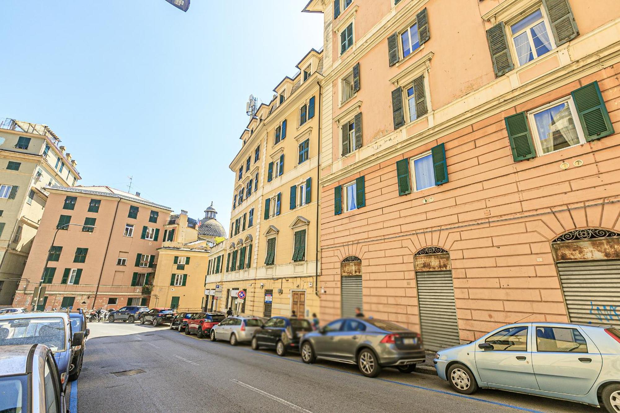 Real Italian Estate - Sunrise * Genoa