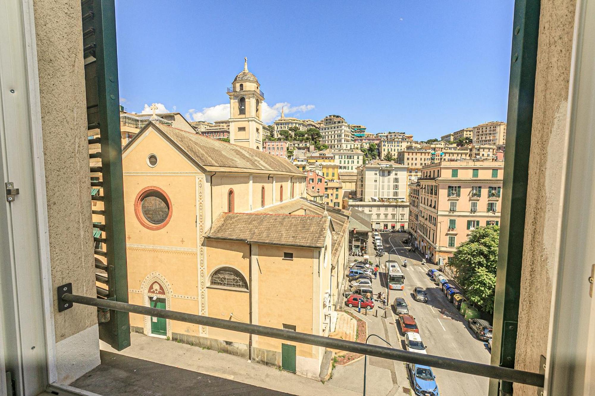 Real Italian Estate - Sunrise Apartment Genoa